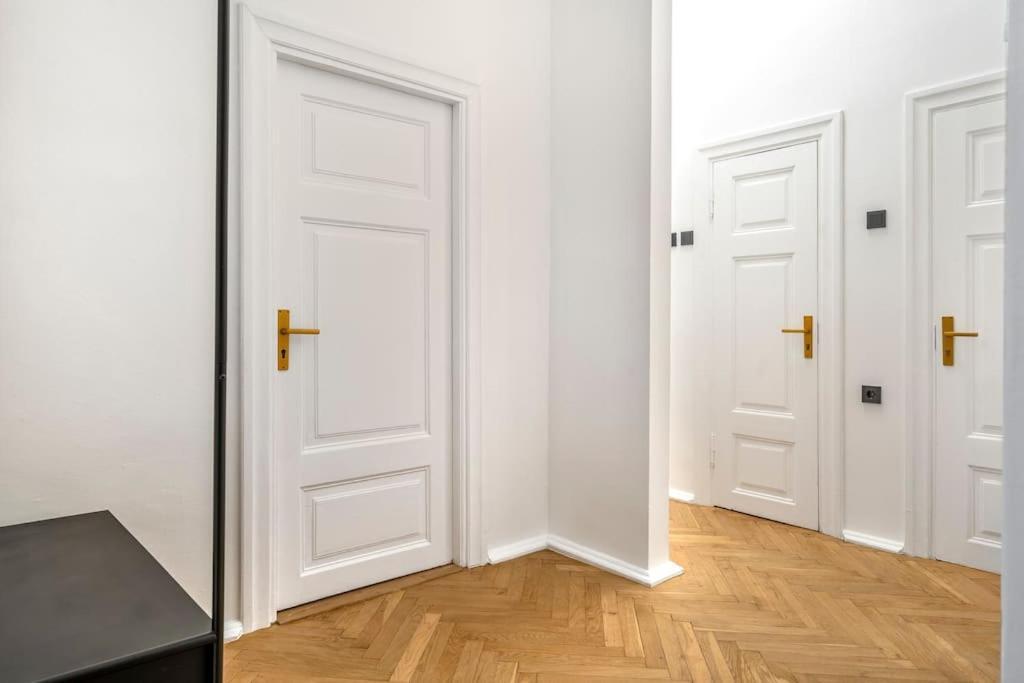 2br 98m2 In Old Town With View And Free Parking! Dzīvoklis Tallinn