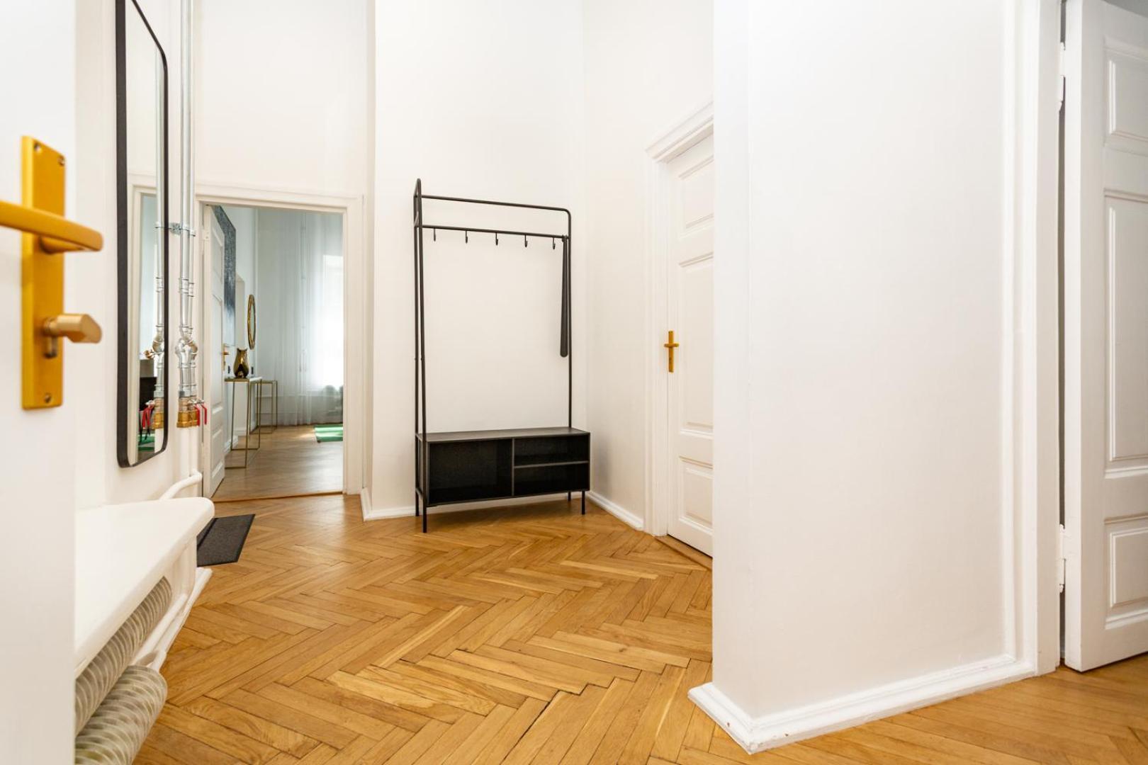 Dzīvoklis 2br 98m2 In Old Town With View And Free Parking!